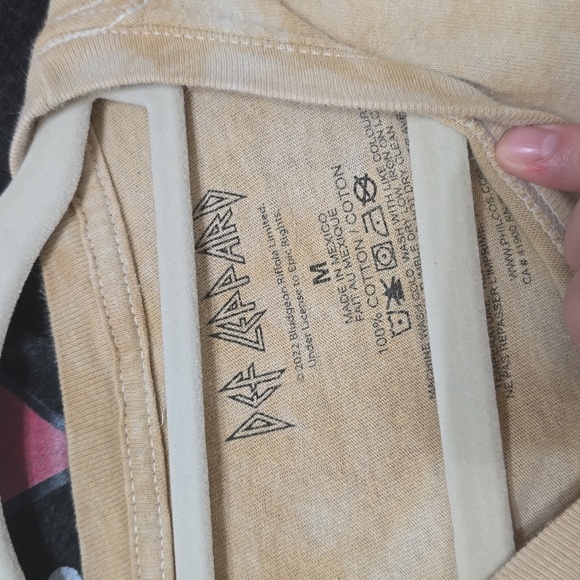 Tee - Picture 2 of 3